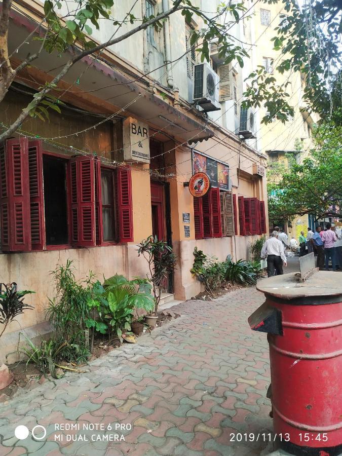 Broadway Hotel Kolkata Exterior photo